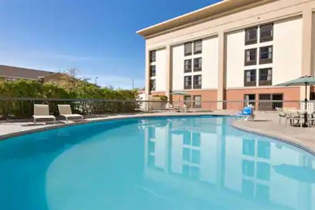 Hampton Inn Philadelphia/Mt. Laurel Mount Laurel Exterior photo